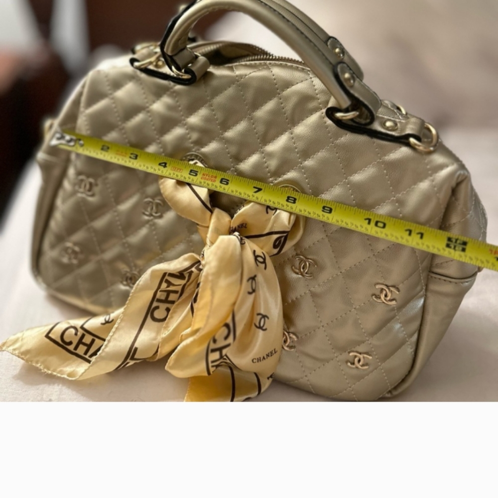 Hand bag NWOT - Picture 2 of 4